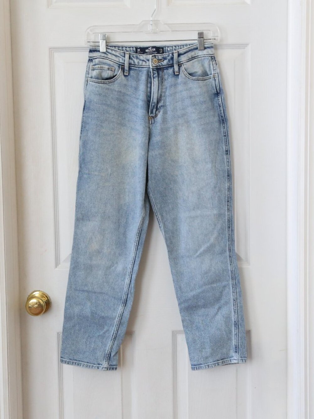 Hollister Curvy High Rise Mom Jeans, Size 26 / 3R